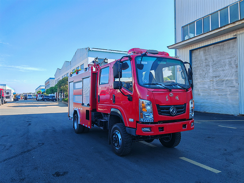 東風(fēng)四驅(qū)3.5噸水罐消防車（全柴112KW）