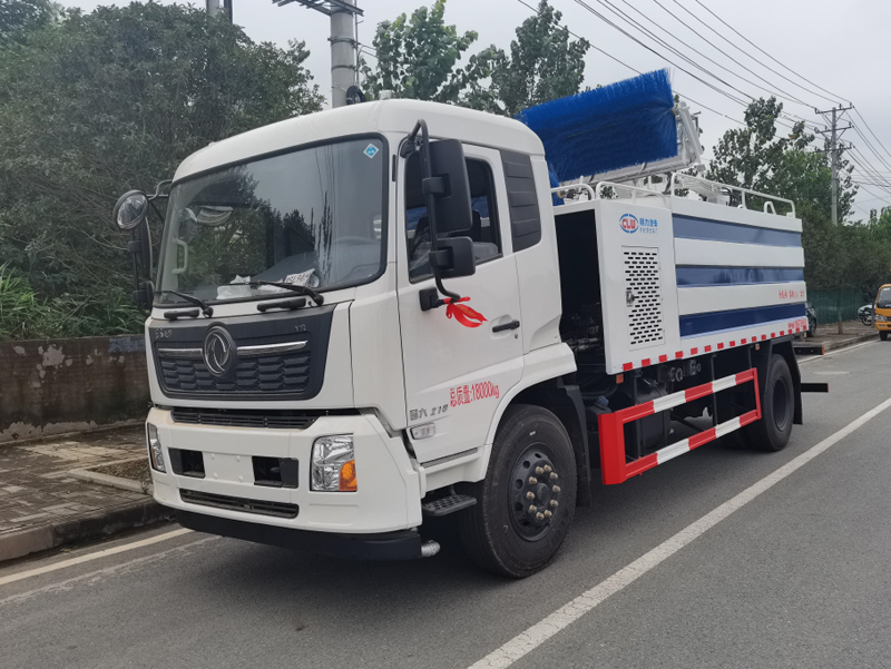 東風(fēng)天錦隧道清洗車