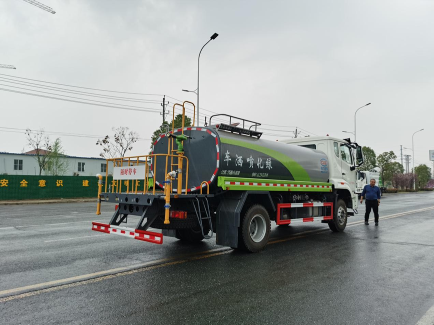 重汽NX系列13.6方綠化噴灑車